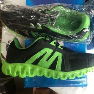 Air sneakers men’s Black and Green lace up